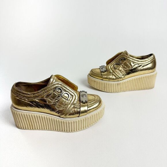 CHANEL Gold Flats Luxurious Loafers - Picture 10 of 13